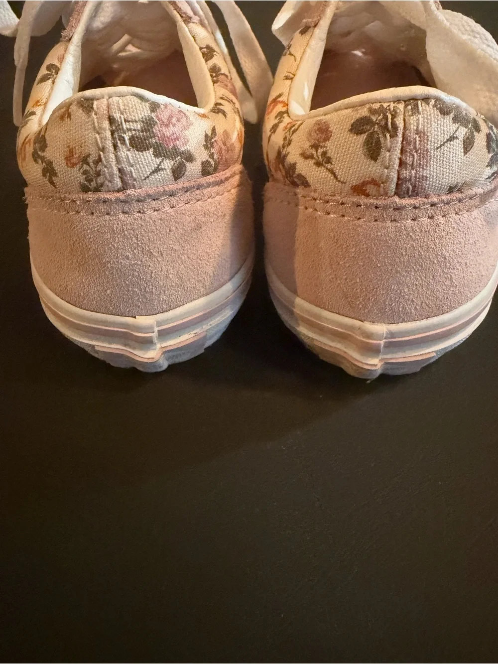 Vans classic silhouette